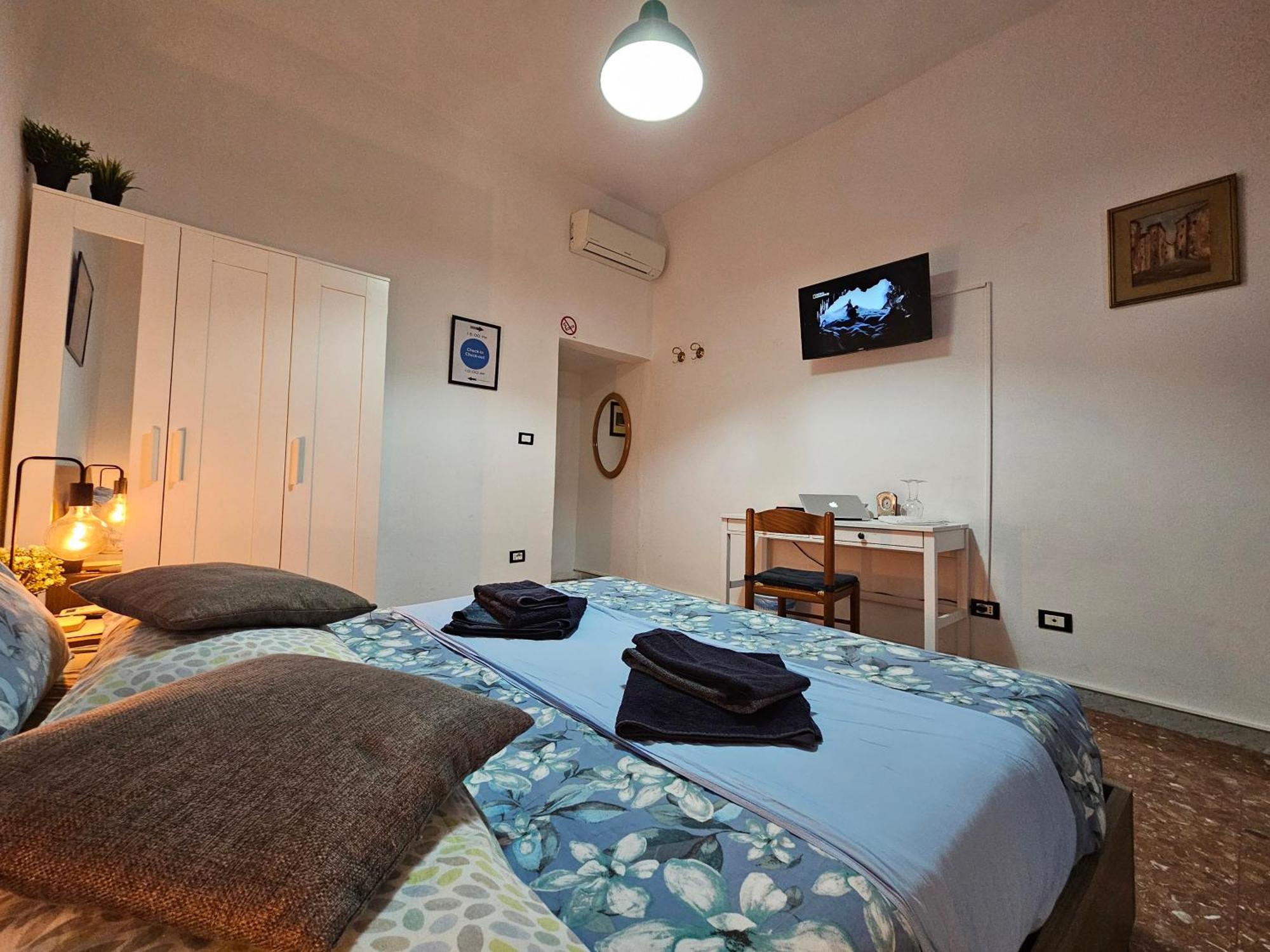 Eva Capital Guest House Vitinia Exterior photo